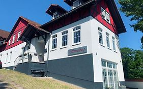 Haus Hennesburg, Garni